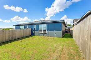 2 Mi to Downtown Temple: Newly Built Townhome!