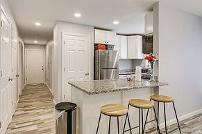 2 Mi to Dtwn Attleboro: Pet-friendly Apt!