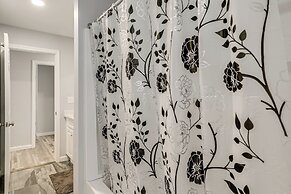 2 Mi to Dtwn Attleboro: Pet-friendly Apt!