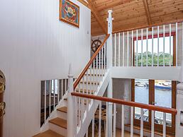 Dolphin Cottage