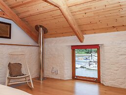 Dolphin Cottage