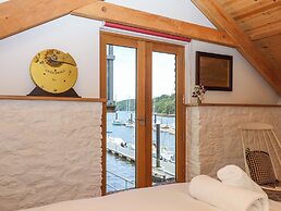 Dolphin Cottage