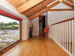 Dolphin Cottage