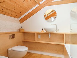 Dolphin Cottage