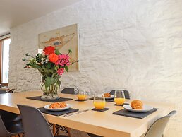 Dolphin Cottage