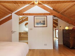 Dolphin Cottage