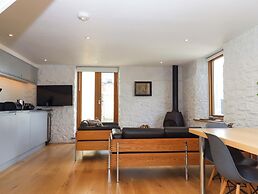 Dolphin Cottage