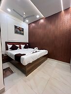 Hotel The Taj Park Way