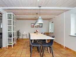 4 Star Holiday Home in Henne
