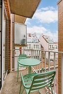 Huswell - Bright Stylish Apartment With Balcony