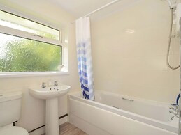 4 Rosecraddoc Lodge Holiday Bungalows