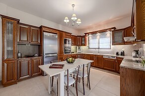 Iris Villa