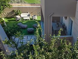 Foothills Tangerine Villa