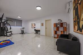 Foothills Tangerine Villa