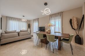 Foothills Tangerine Villa