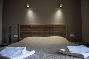 Artanish beach resort