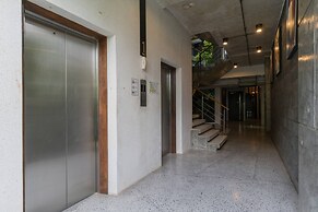 Emerald 307 - Studio With Balcony and Shared Pool