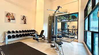 Emerald 307 - Studio With Balcony and Shared Pool