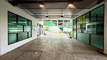 Emerald 307 - Studio With Balcony and Shared Pool