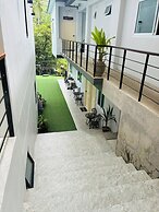 Hillside Haven-Luxury Room