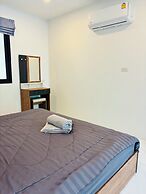 Hillside Haven-Luxury Room
