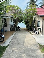 Beachfront Villa with Sunset