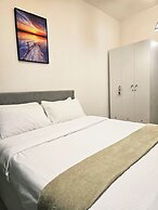 Modern Cozy Studio with Netflix