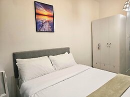 Modern Cozy Studio with Netflix