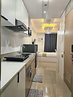 Modern Cozy Studio with Netflix