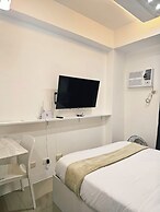 Modern Cozy Studio with Netflix