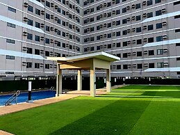 Modern Cozy Studio with Netflix