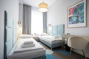 Moon ApartHotel
