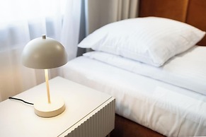 Moon ApartHotel
