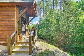 7 Mi to White Mountain NF - Woodsy Bethel Cabin!