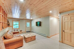7 Mi to White Mountain NF - Woodsy Bethel Cabin!