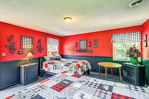 1 Mi to Hatfield-mccoy Trails: Apt in Matewan