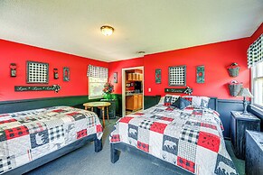 1 Mi to Hatfield-mccoy Trails: Apt in Matewan