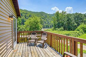1 Mi to Hatfield-mccoy Trails: Apt in Matewan