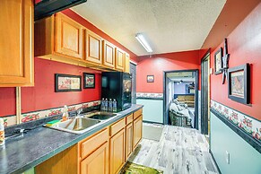 1 Mi to Hatfield-mccoy Trails: Apt in Matewan