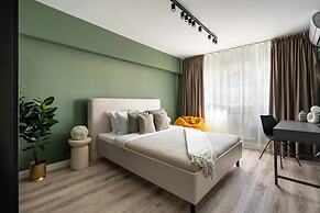 Colorful Bright 2BR on Iconic Calea Victoriei