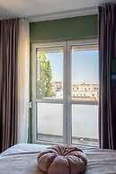 Colorful Bright 2BR on Iconic Calea Victoriei
