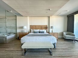 2BR Iconic Oceanfront Escape