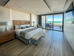 2BR Iconic Oceanfront Escape