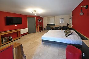 Le logis de l'abbaye de Saint Savin