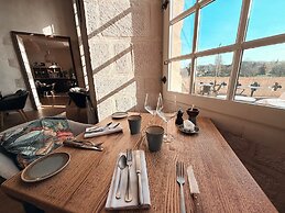 Le logis de l'abbaye de Saint Savin