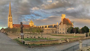 Le logis de l'abbaye de Saint Savin