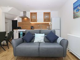 3 Caroline Place