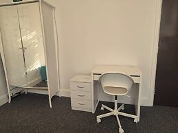 1 Bed-sleeps 2-city Centre-no Free Parking