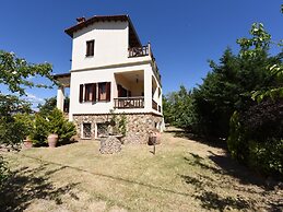 Azalia House by Rentalspro