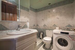 Theano Apartment by Rentalspro
